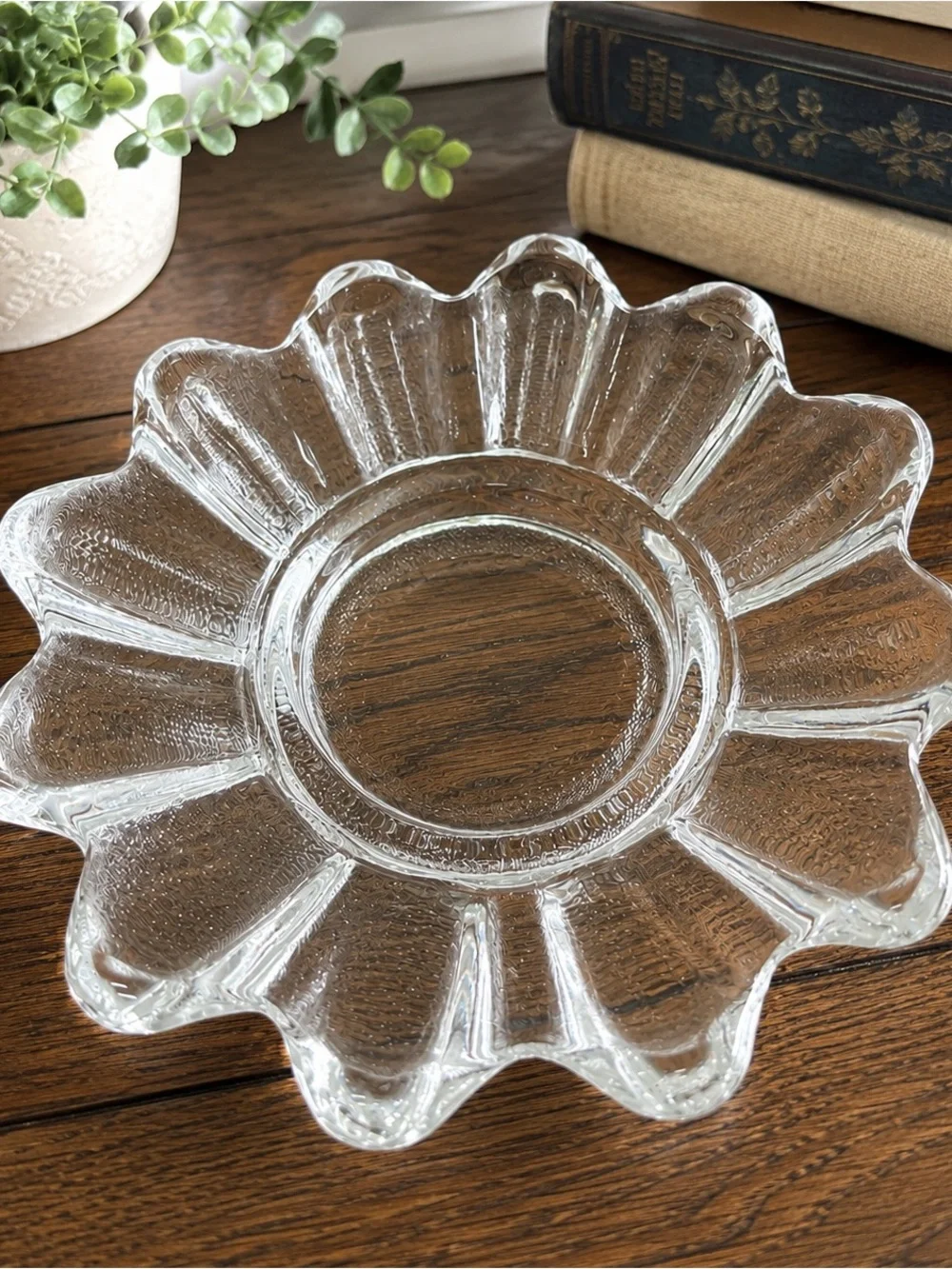 Vintage Clear Pressed Glass Flower Petal Bowl Scalloped Rim Serving Candy Dish
